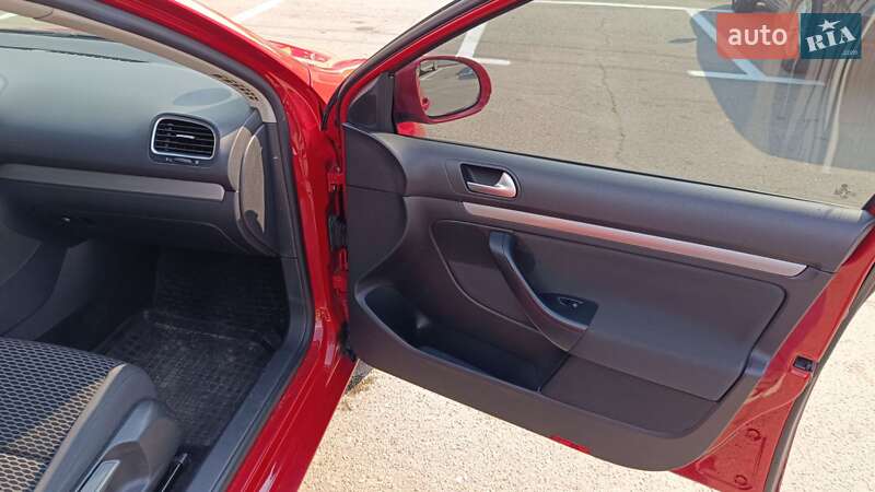 Универсал Volkswagen Golf 2010 в Броварах