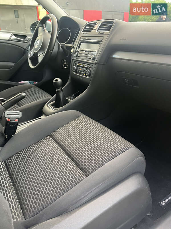 Хетчбек Volkswagen Golf 2010 в Запоріжжі