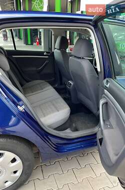 Хетчбек Volkswagen Golf 2007 в 