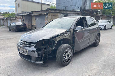 Хетчбек Volkswagen Golf 2005 в Києві