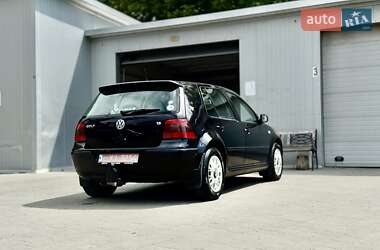 Хэтчбек Volkswagen Golf 2000 в 