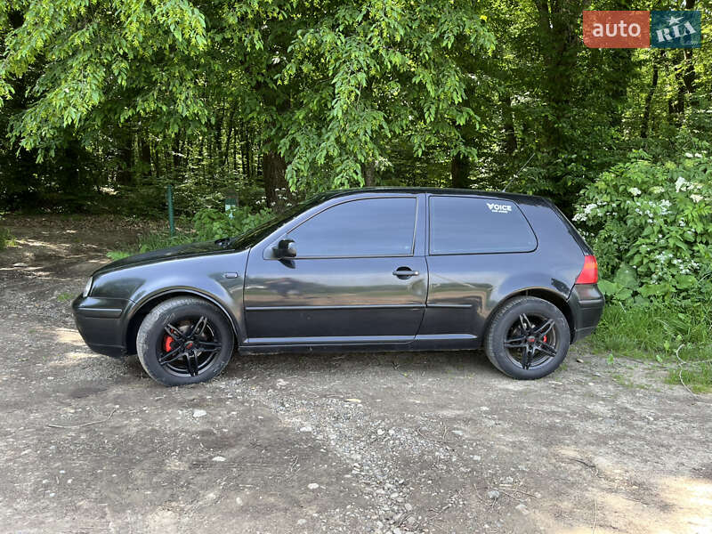 Хетчбек Volkswagen Golf 1998 в Чернівцях