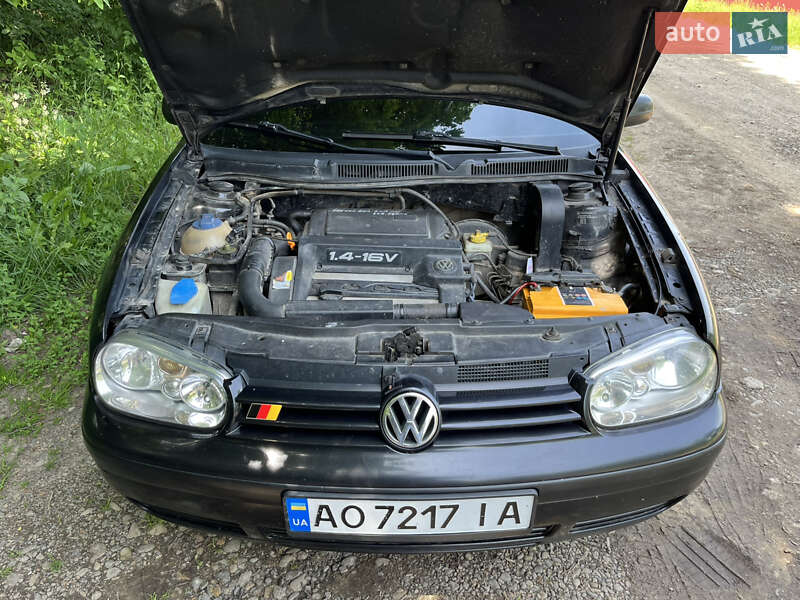 Хетчбек Volkswagen Golf 1998 в Чернівцях