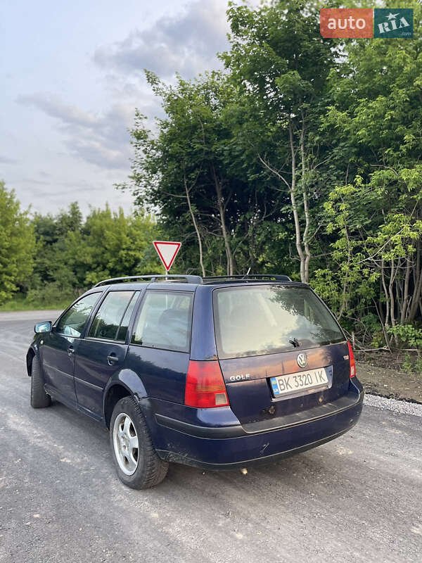 Универсал Volkswagen Golf 2001 в Ровно