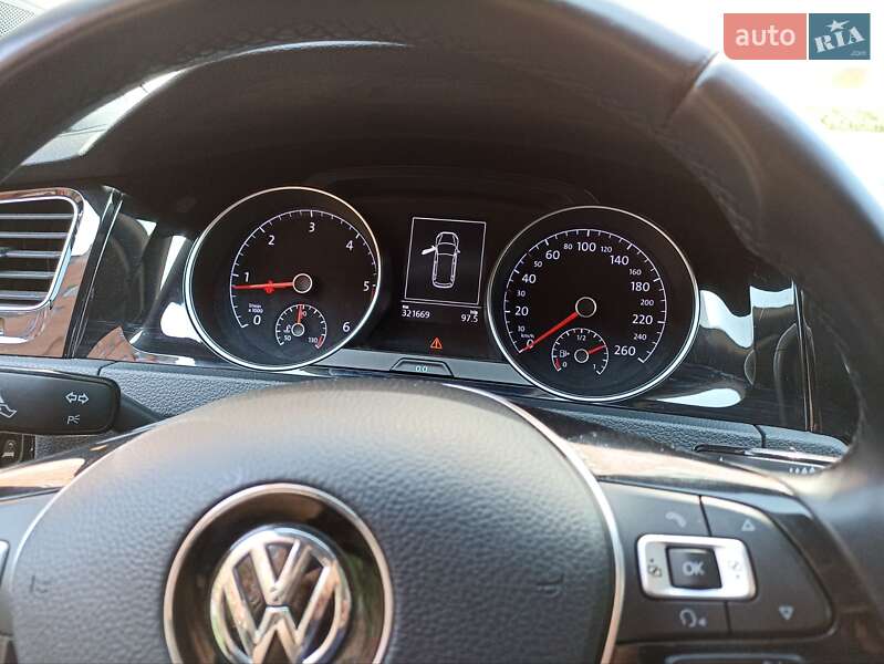 Универсал Volkswagen Golf 2015 в Луцке