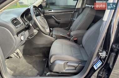 Универсал Volkswagen Golf 2013 в 