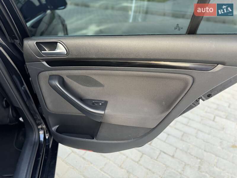 Универсал Volkswagen Golf 2013 в Виннице