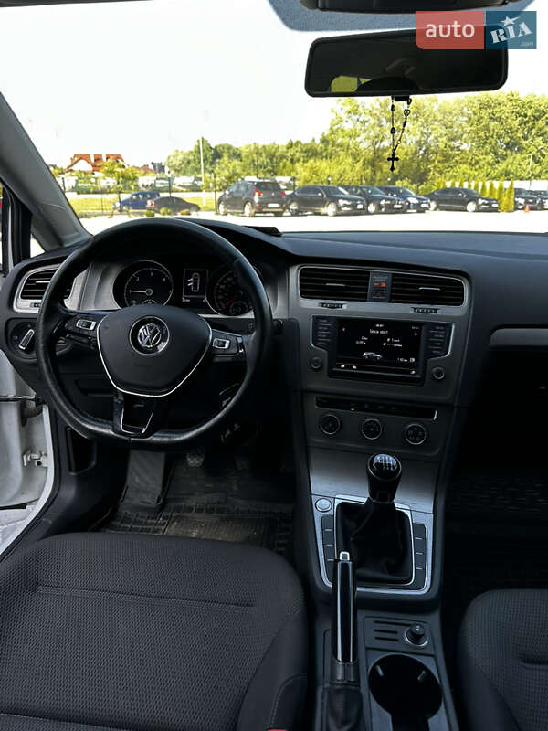 Универсал Volkswagen Golf 2015 в Львове