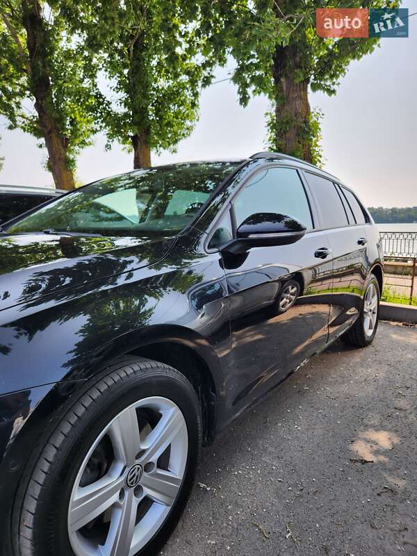 Универсал Volkswagen Golf 2013 в Тернополе