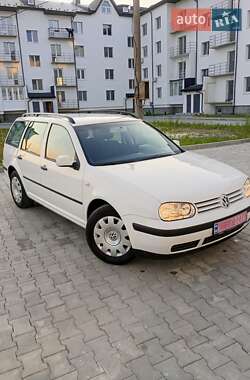 Универсал Volkswagen Golf 2003 в Самборе