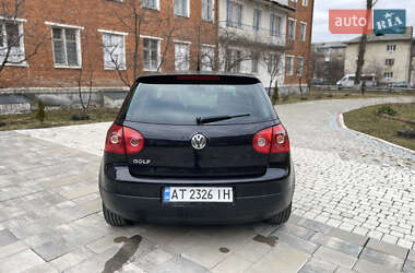 Хэтчбек Volkswagen Golf 2007 в 