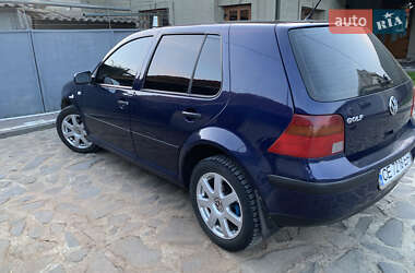Хэтчбек Volkswagen Golf 2001 в 