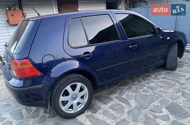 Хэтчбек Volkswagen Golf 2001 в 