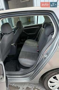 Хетчбек Volkswagen Golf 2007 в 