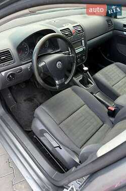 Хетчбек Volkswagen Golf 2007 в 