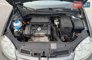 Хетчбек Volkswagen Golf 2007 в 