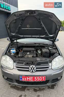 Хетчбек Volkswagen Golf 2007 в 