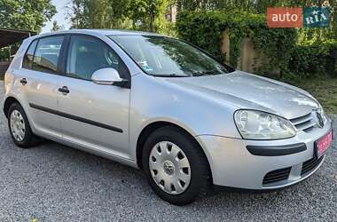 Хэтчбек Volkswagen Golf 2004 в 