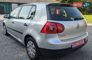 Хэтчбек Volkswagen Golf 2004 в 
