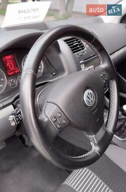 Хэтчбек Volkswagen Golf 2008 в 