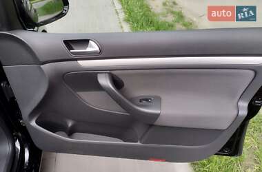Хэтчбек Volkswagen Golf 2008 в 