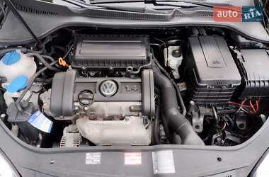 Хэтчбек Volkswagen Golf 2008 в 