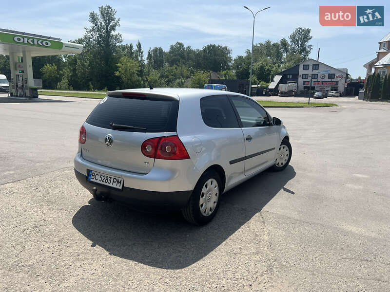 Хэтчбек Volkswagen Golf 2006 в Самборе