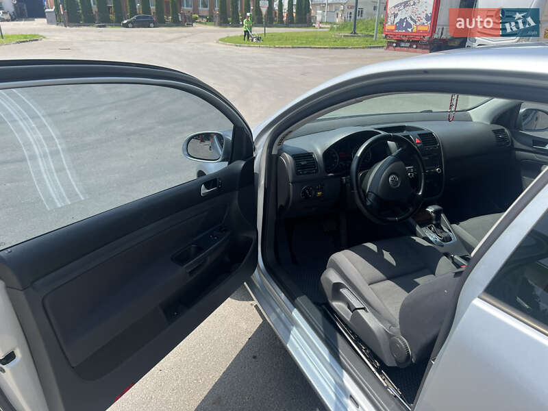 Хэтчбек Volkswagen Golf 2006 в Самборе