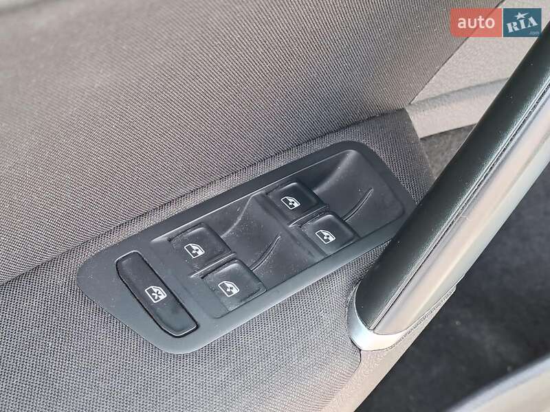Хэтчбек Volkswagen Golf 2019 в Харькове