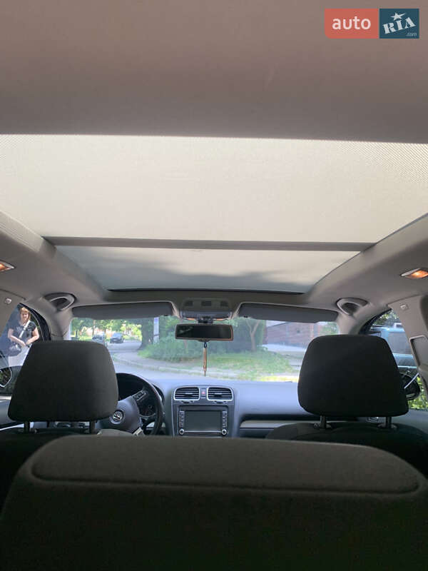 Універсал Volkswagen Golf 2010 в Дніпрі