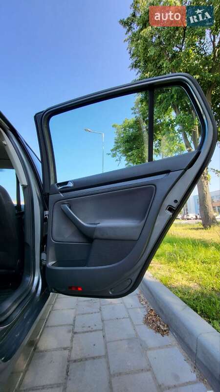 Хэтчбек Volkswagen Golf 2007 в Черкассах