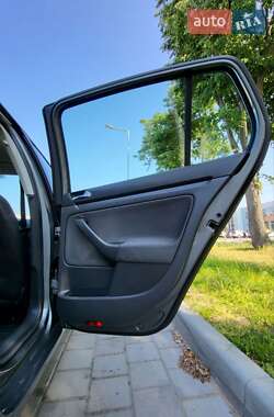Хетчбек Volkswagen Golf 2007 в 