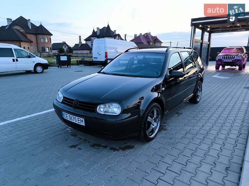 Універсал Volkswagen Golf 2002 в Чернівцях