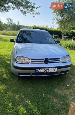 Хетчбек Volkswagen Golf 2000 в Коломиї