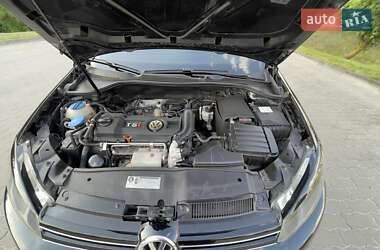 Хэтчбек Volkswagen Golf 2009 в 