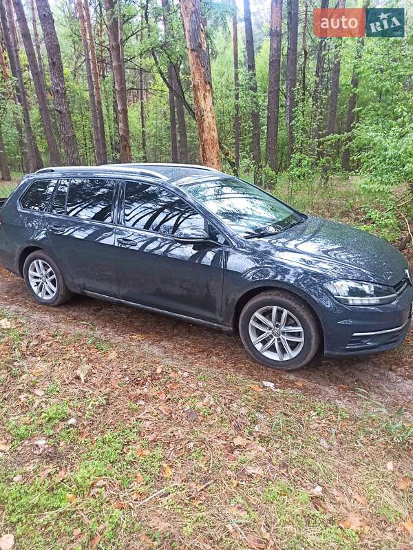 Универсал Volkswagen Golf 2018 в Гадяче