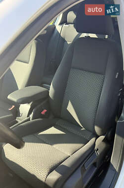 Хэтчбек Volkswagen Golf 2011 в 