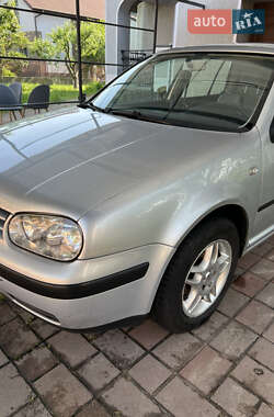 Хетчбек Volkswagen Golf 2002 в Ірпені