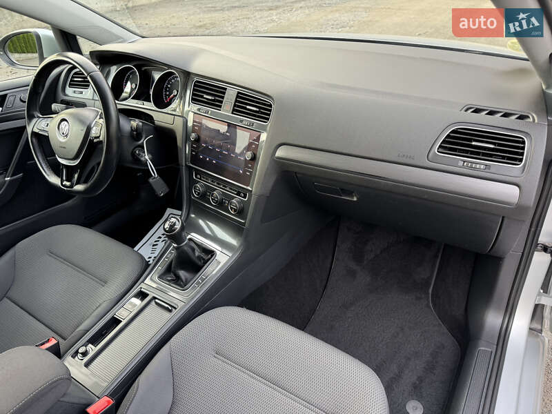 Універсал Volkswagen Golf 2019 в Хмельницькому