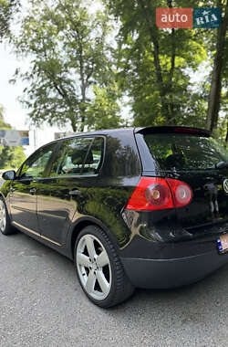 Хетчбек Volkswagen Golf 2004 в 