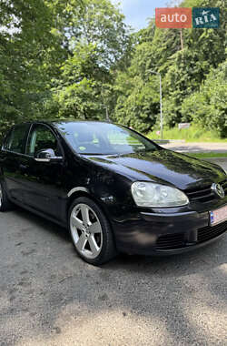 Хетчбек Volkswagen Golf 2004 в 