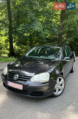 Хетчбек Volkswagen Golf 2004 в 