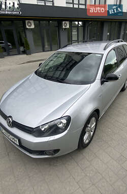 Універсал Volkswagen Golf 2013 в Новояворівську