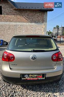 Хетчбек Volkswagen Golf 2006 в 