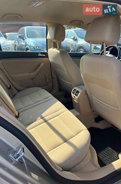Хетчбек Volkswagen Golf 2006 в 