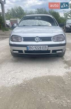 Універсал Volkswagen Golf 2001 в 