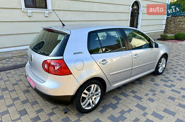 Хэтчбек Volkswagen Golf 2007 в 