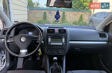 Хэтчбек Volkswagen Golf 2007 в 