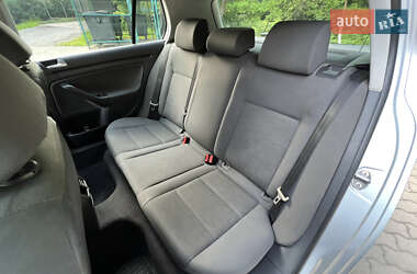 Хэтчбек Volkswagen Golf 2004 в 
