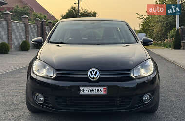 Хетчбек Volkswagen Golf 2012 в 
